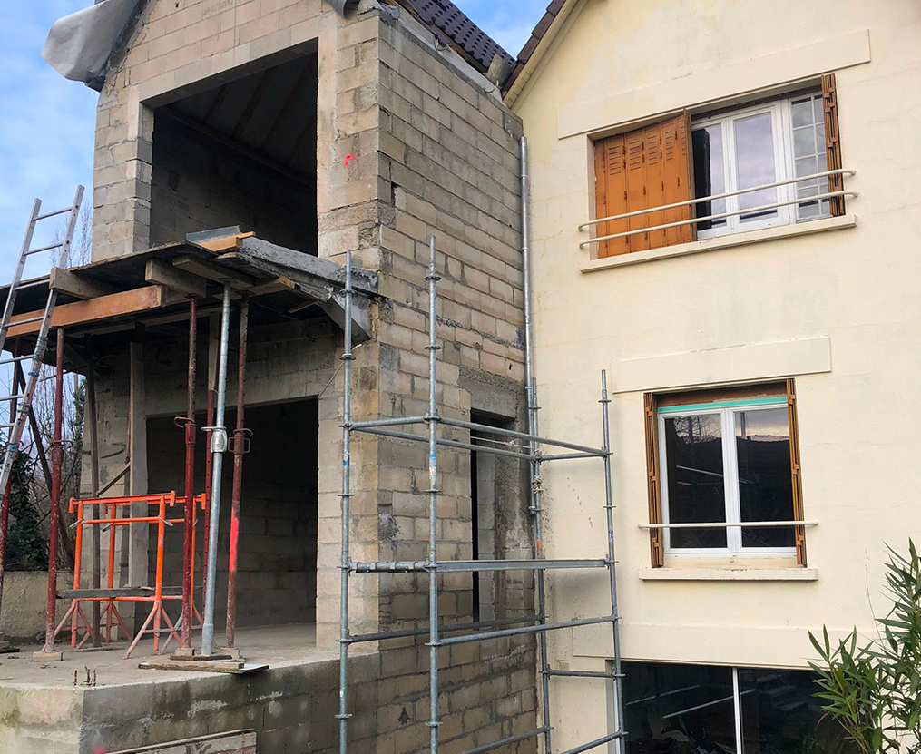 Extension et surélévation de toiture à Vernon (27200) - Les Compagnons Moëllo